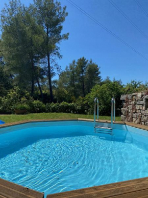 Maison provençale sur 800m² de terrain et piscine